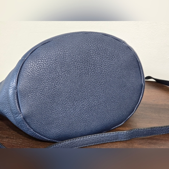 Elliot Lucca Indigo Blue Leather Convertivle Hobo Bag - Picture 15 of 15